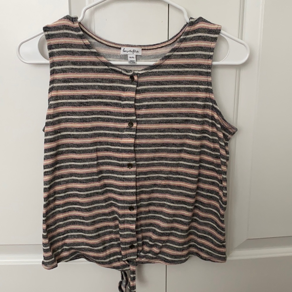 Sleeveless sweater top
